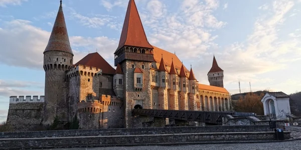 castelul corvinilor podul foto daniel guta adevarul