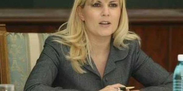 Elena Udrea a cheltuit 120.000 de euro pe pixuri şi brichete