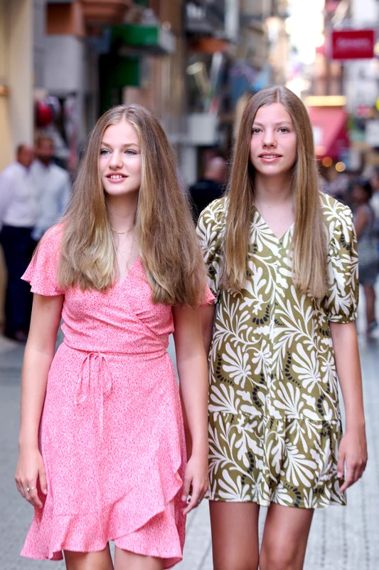 Printesa Leonor si sora ei, Infanta Sofia