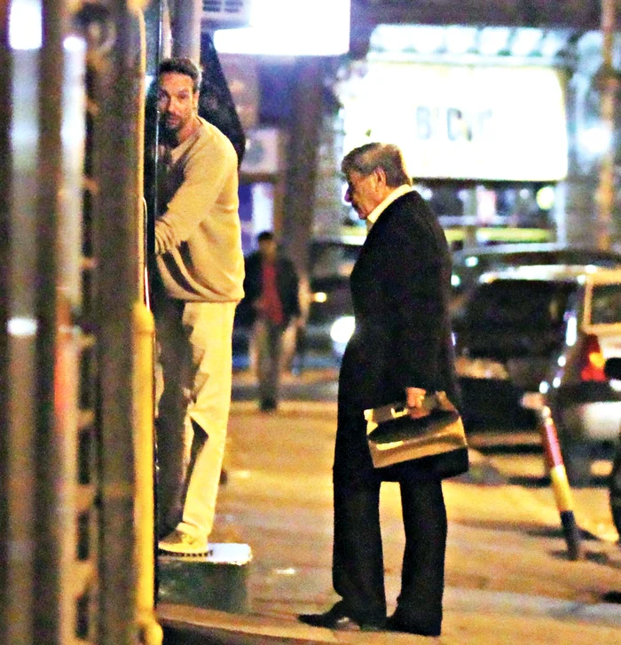 
    Ion Dichiseanu  l-a lăsat pe Ilias  să-l aștepte în frig   