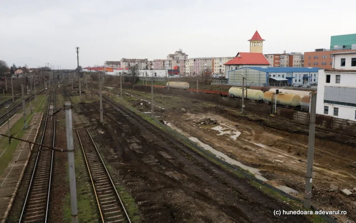 gara simeria si calea ferata in santier foto daniel guta adevarul