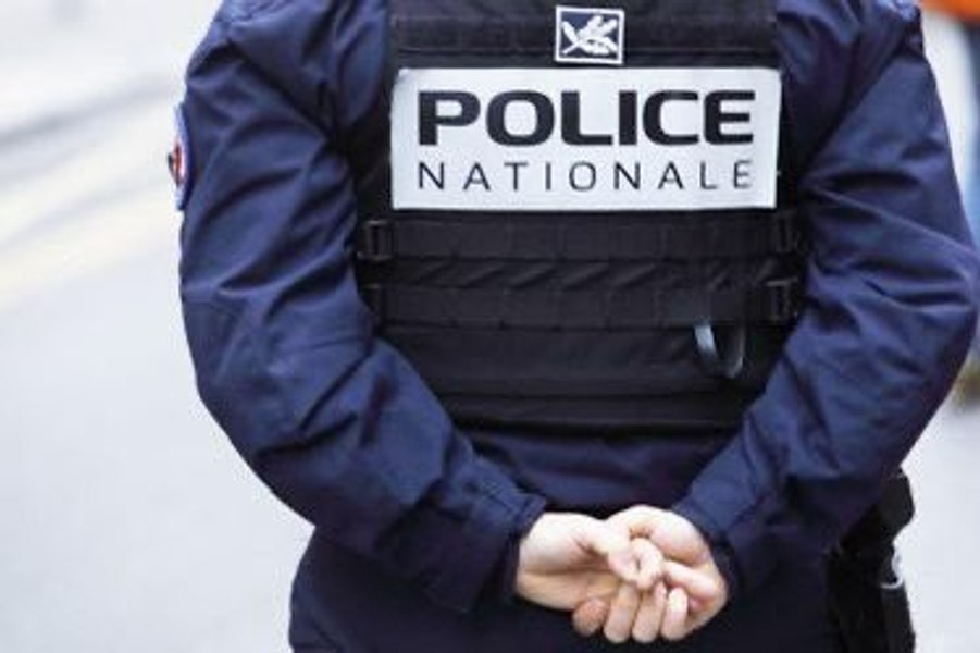 Un poliţist francez a murit într-o altercație la Paris. Era în timpul său liber și petrecuse într-un bar
