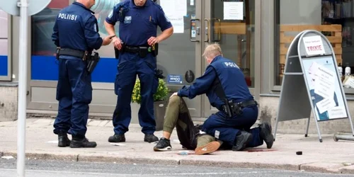 atac cu cutitul in finlanda foto X png
