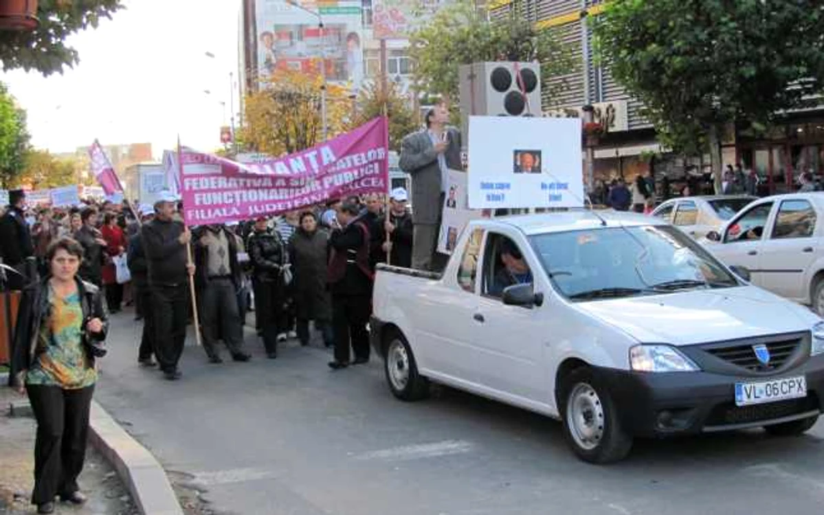 500 de oameni protesteaza din cauza saraciei