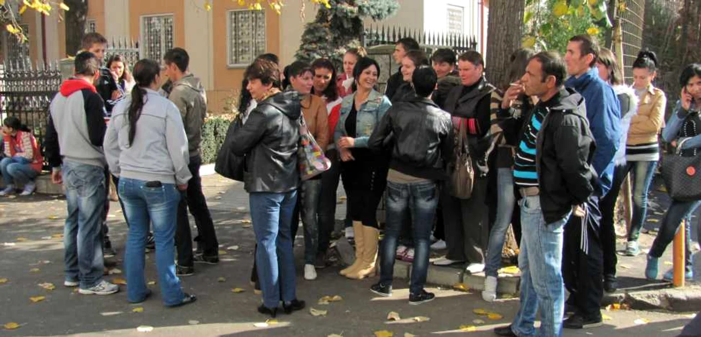 Peste 30 de oameni au participat la protest