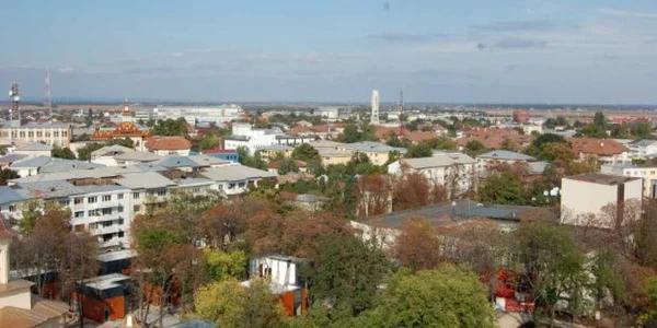 Municipiul este, cel puțin în zona centrală, supraaglomerat