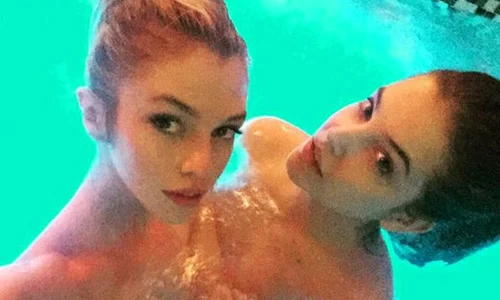 Stella Maxwell (24 de ani) și Barbara Palvin (22 de ani), dezbrăcate în piscină jpeg