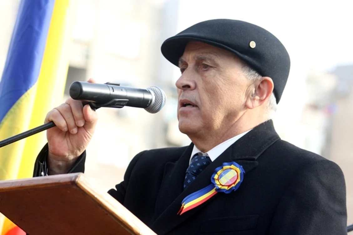 Mircea Cosma, Preşedintele Consiliului Judeţean Prahova şi poet
