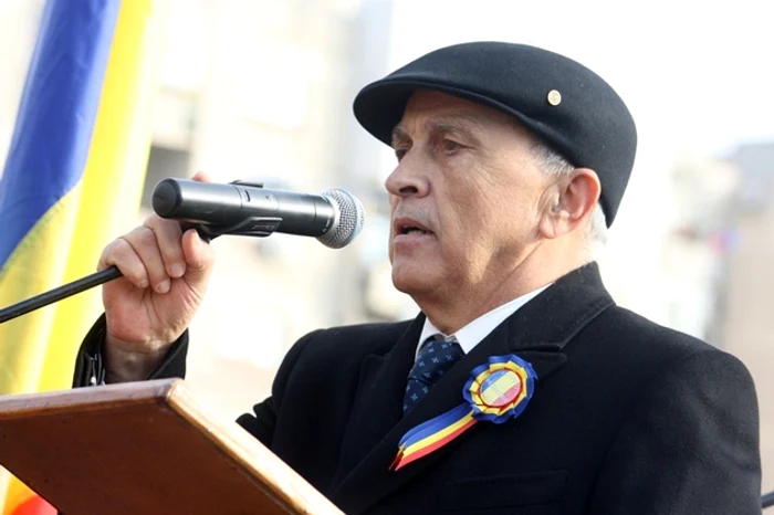 Mircea Cosma, Preşedintele Consiliului Judeţean Prahova şi poet