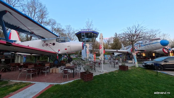 Avioanele din Buziaș. Foto: Daniel Guță. ADEVĂRUL