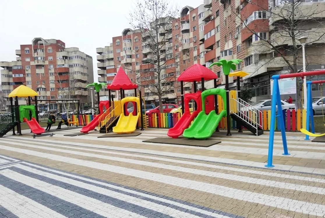 Loc de joacă în Parcul Central din Năvodari