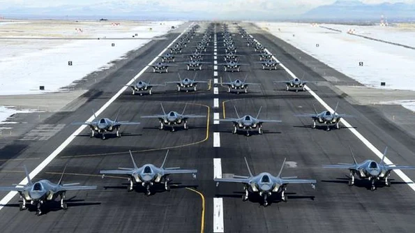 VIDEO / Demonstraţie de forţă a Statelor Unite: 52 de avioane F 35A Lightning complet înarmate au participat la un exerciţiu de proporţii jpeg