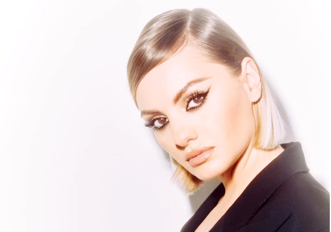 
    Alexandra Stan a lansat o piesă nouă  