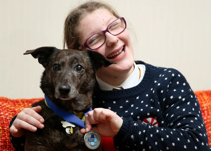 Copiii sunt cei mai fericiți de prezența dulăilor terapeuți de pe aeroportul scoțianfoto: Profimedia