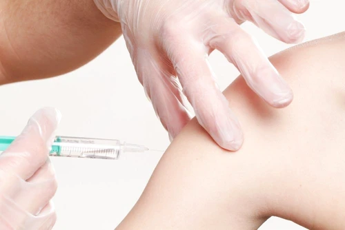 Vaccinul împotriva gripei sezoniere nu te ferește de infecția cu Covid-19