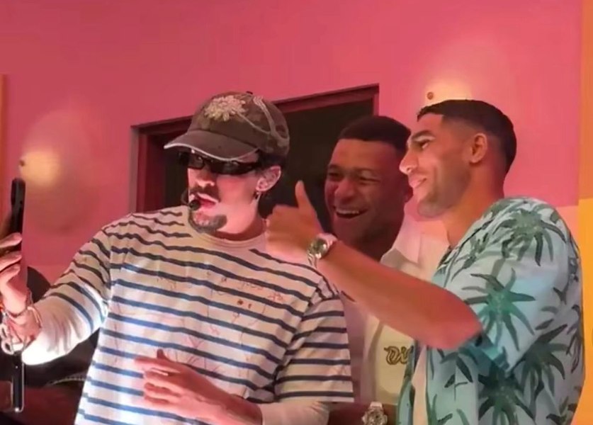 Mbappe și Hakimi, show pe scenă alături de artistul Bad Bunny! Au zburat tocmai în Puerto Rico 