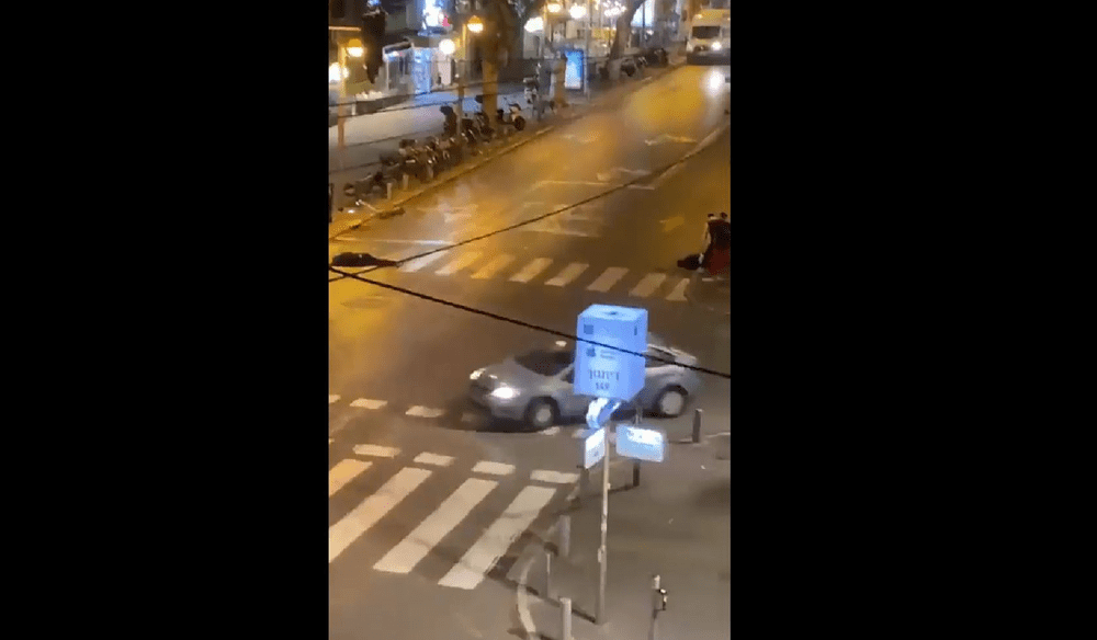 Atac armat în Tel Aviv. Atacatorul a fost "neutralizat" de polițiști după ce a rănit trei oameni VIDEO