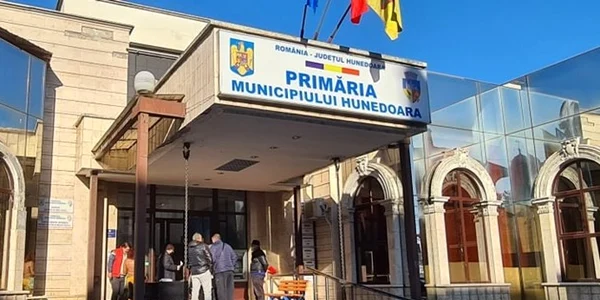birou primaria hunedoara foto primaria hunedoara