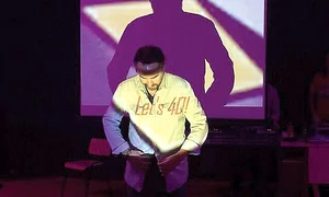 Bobby, impresionat până la lacrimi de surpriza făcută de familie şi prieteni jpeg