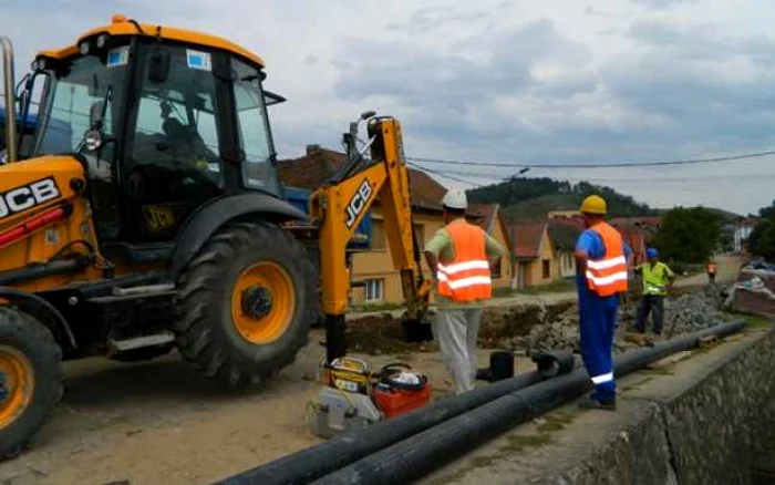 Cărăşenii se vor putea bucura de reţele de apă doar dacă Aquacaraş îşi rezolvă problemele financiare FOTO caon.ro