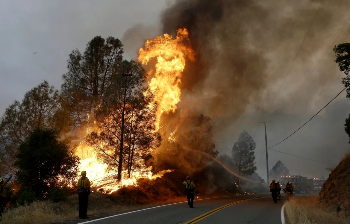 Stare de urgenţă în California din cauza incendiilor de vegetaţie FOTO AP