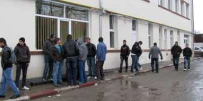 Elevii de la Liceul Auto au rămas fără camionul pe care dădeau testarea de carnet
