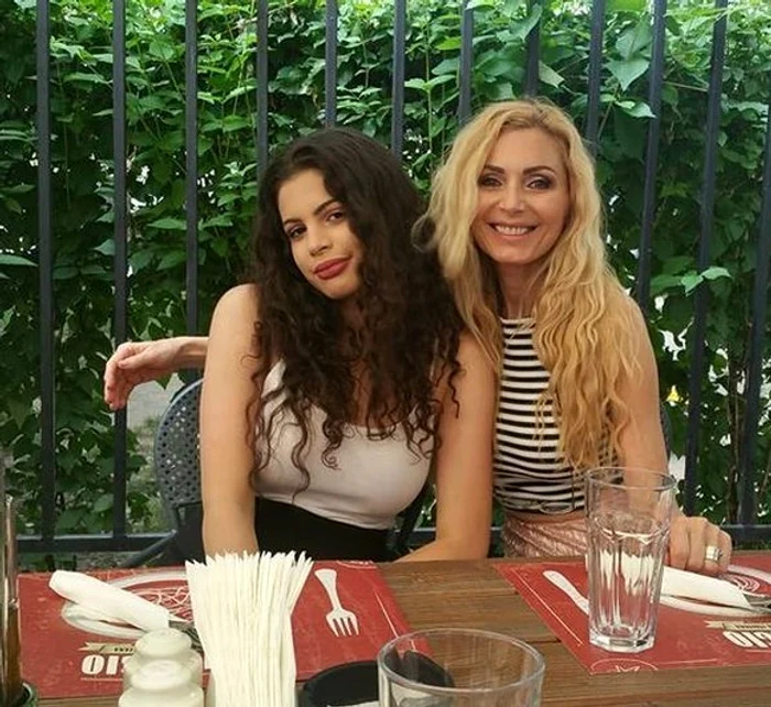 Inoke, fiica Luanei și a lui Cabral Ibacka, își face și ea bagajele