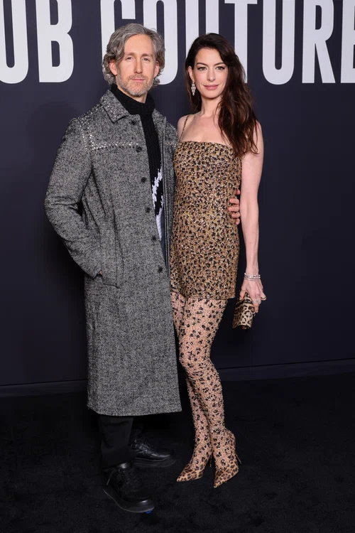 Anne Hathaway, superbă în Valentino, Getty (4) jpg
