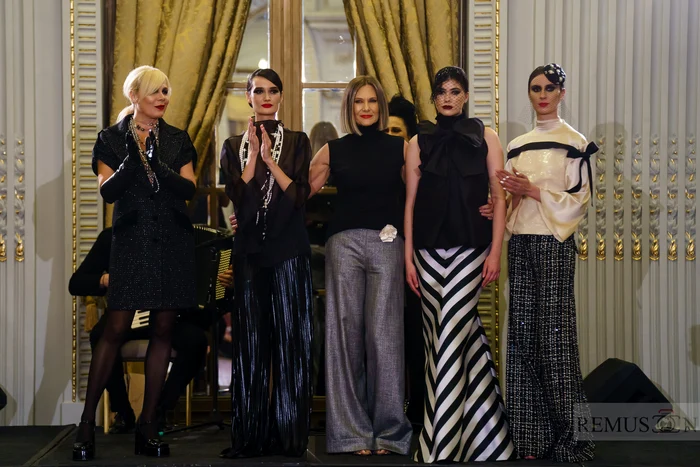 Dana Săvuică și Romanița Iovan, din nou împreună pe podiumul de modă. FOTO: Remus Nicolaescu 