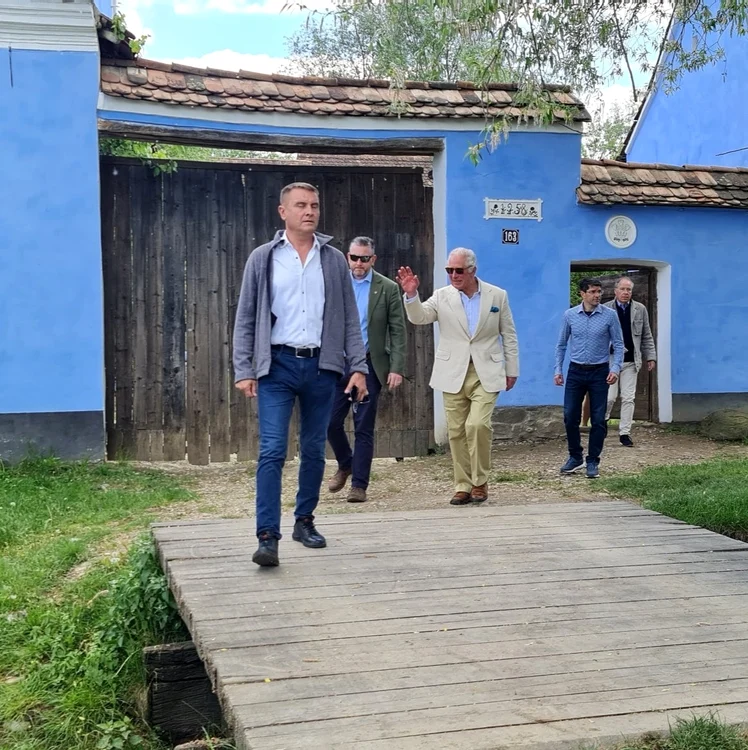 Regele Charles al III-lea la casa sa din Viscri, România FOTO Arhivă