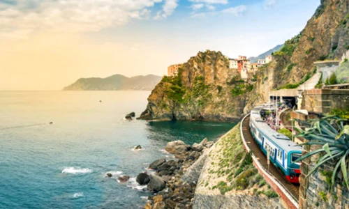 cinque terre  tren istock jpg