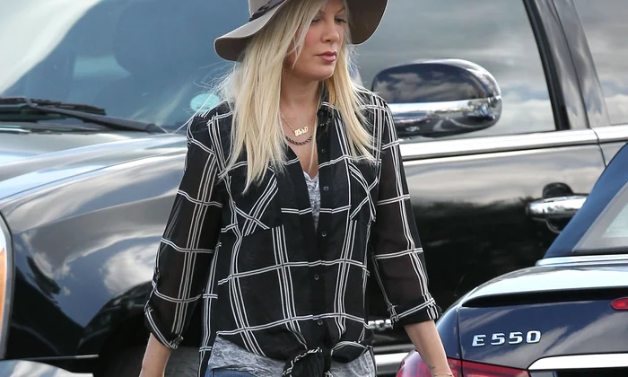 Exclusive    Tori Spelling Stops By McDonald's For Lunch jpeg