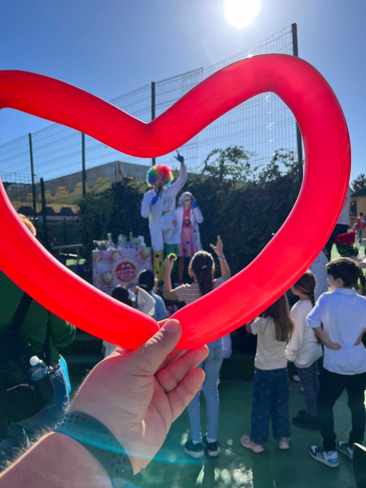 Legăturile medicilor neonatologi cu bebelușii născuți prematur sunt mai puternice