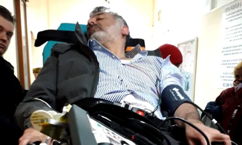 Joseph Hadad, dus la spital pe targă jpeg