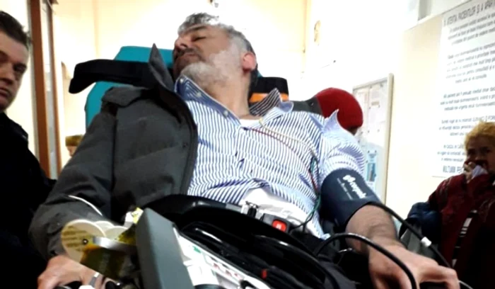 Joseph Hadad, dus la spital pe targă