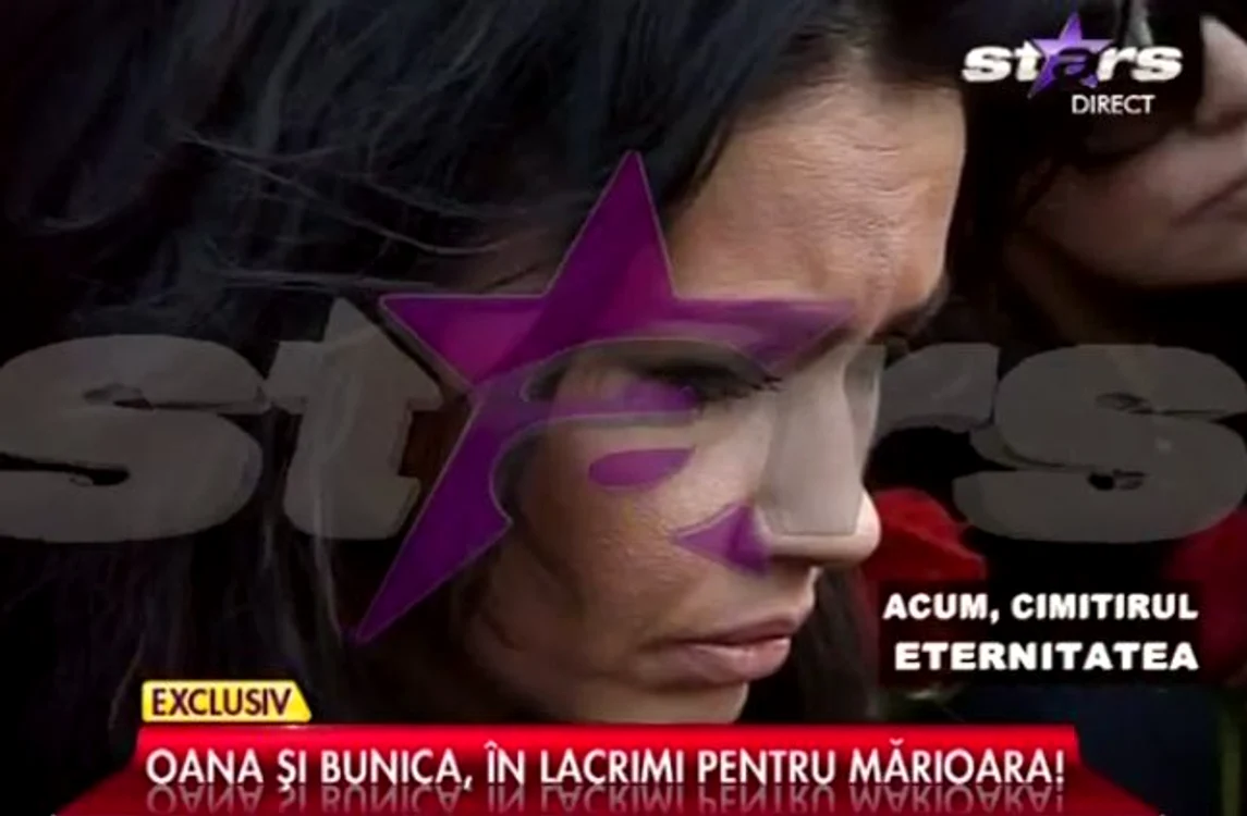 Înmormântare Mărioara Zăvoranu. Oana, cu sufletul sfâşiat, privind spre sicriul mamei ei