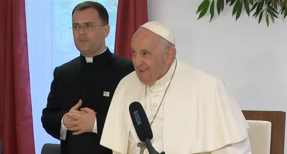 Papa Francisc, vizită la un centru pentru copiii nevăzători din Budapesta VIDEO