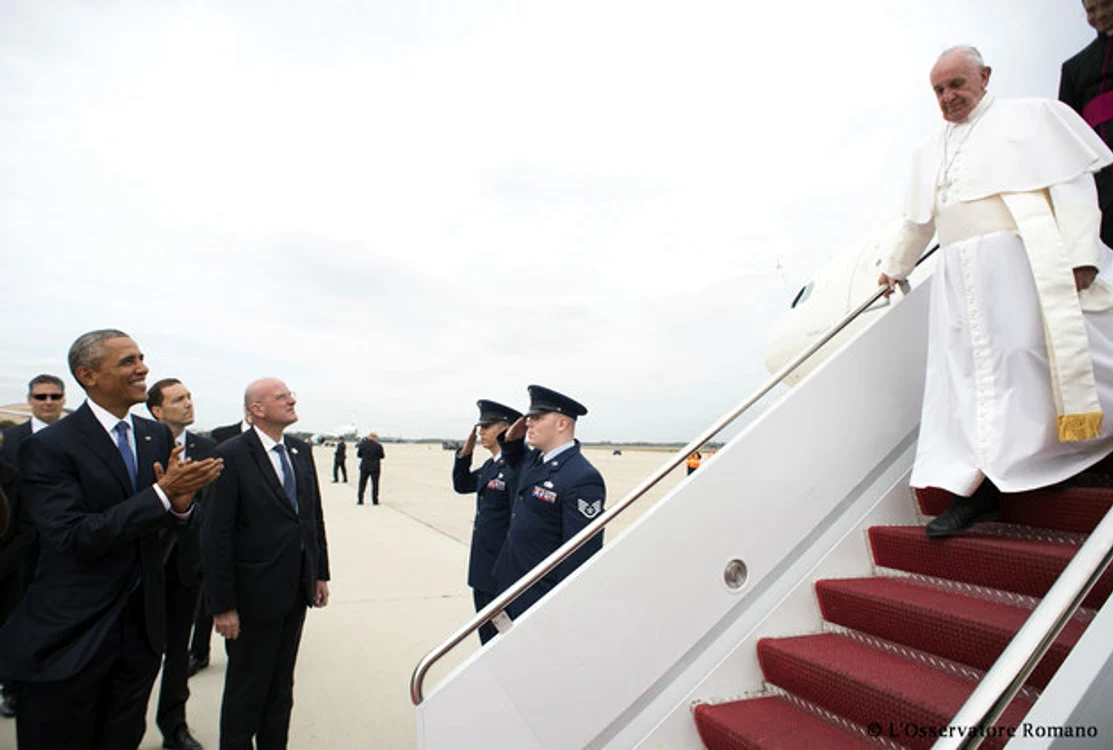 Oamenii l-au aşteptat pe Papa Francisc de la şase dimineaţafoto: buzzfeed.co.uk