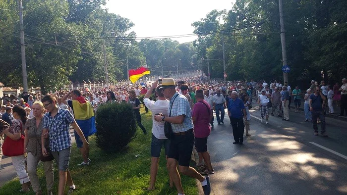 
    Aproximativ 4.000 de persoane au fost prezente duminică la protestFoto Facebook  
