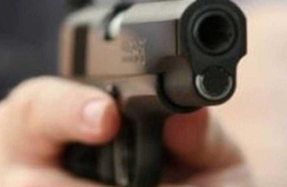 Focuri de armă în Galați: polițiștii au împușcat un bărbat agresiv