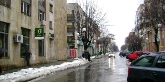 În acest moment, în Drobeta Turnu Severin, plouă