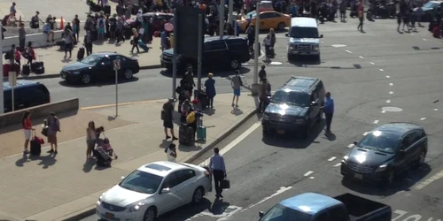 evacuare aertoprt jfk new york foto AP