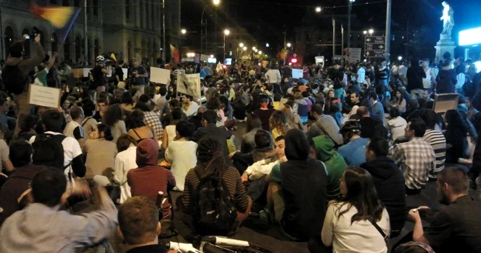 Protestatarii au blocat Bulevardul Regina Elisabeta în cea de-a patra zi FOTO Mihai Voinea