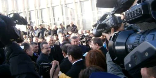  Oficiali români s-au întâlnit cu omologii sârbi la jumătate podului 