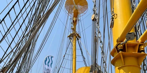 Nava scoala Mircea 