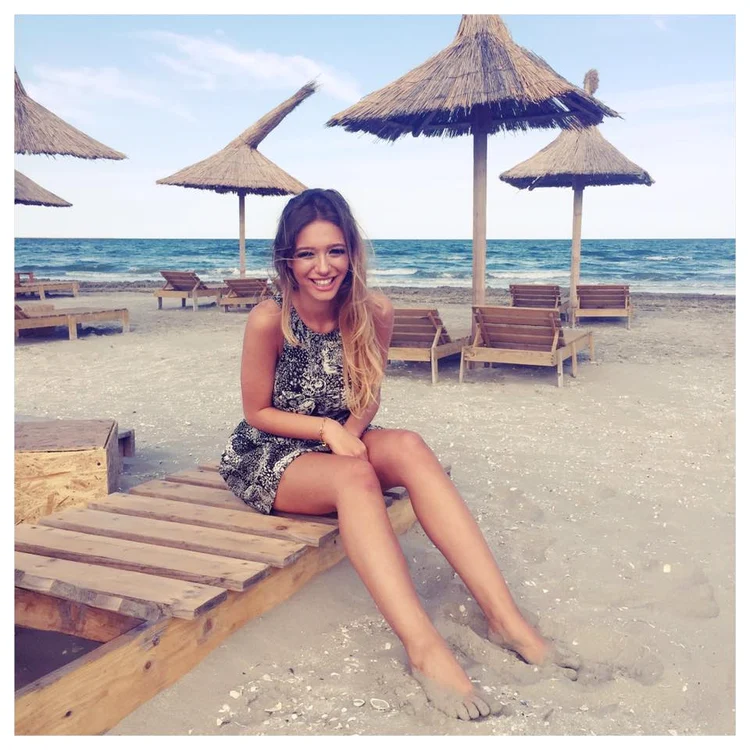 
    Laura a devenit iubita lui Cristian Boureanu după 24 de ore de vis petrecute cu acestaFoto Arhivă Personală  