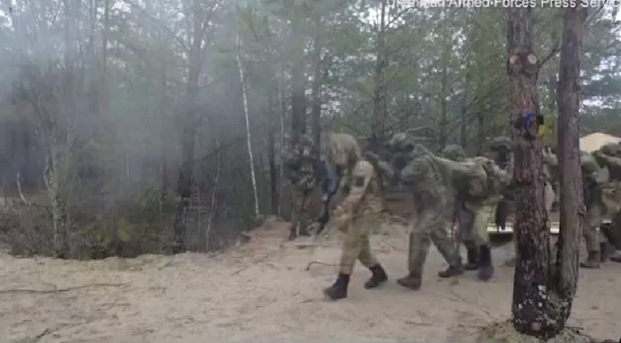 Militarii ucraineni au simulat condiții reale de lupte la granița cu Belarus FOTO Captură