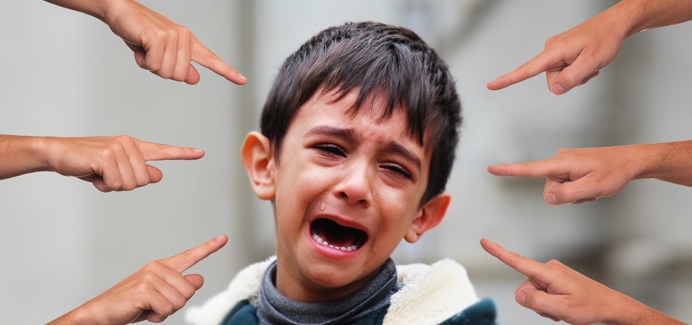 Cum îți ajuți copilul să nu devină victima perfectă pentru bullying în școală. „Este efectul de șoc. Nu se așteaptă”