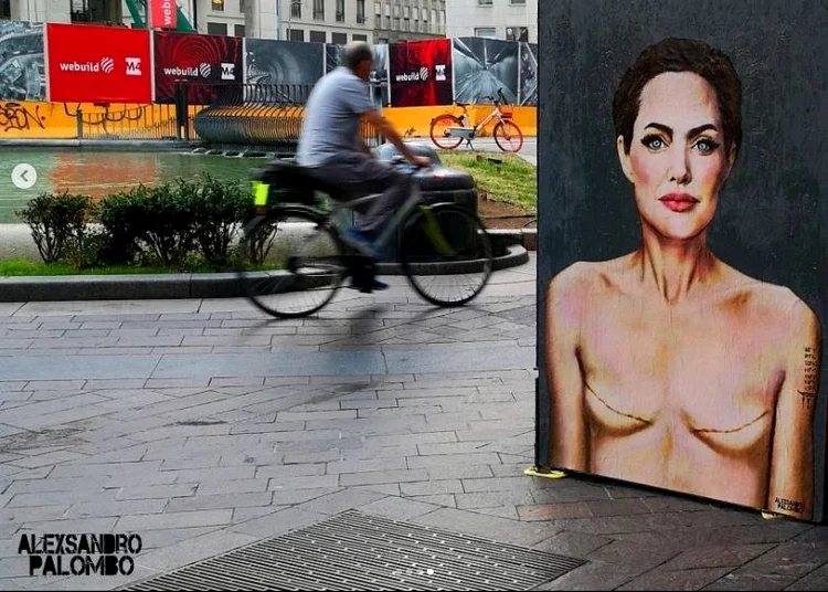 Pictura murală a apărut într-o piaţă din oraşul italian Milano.