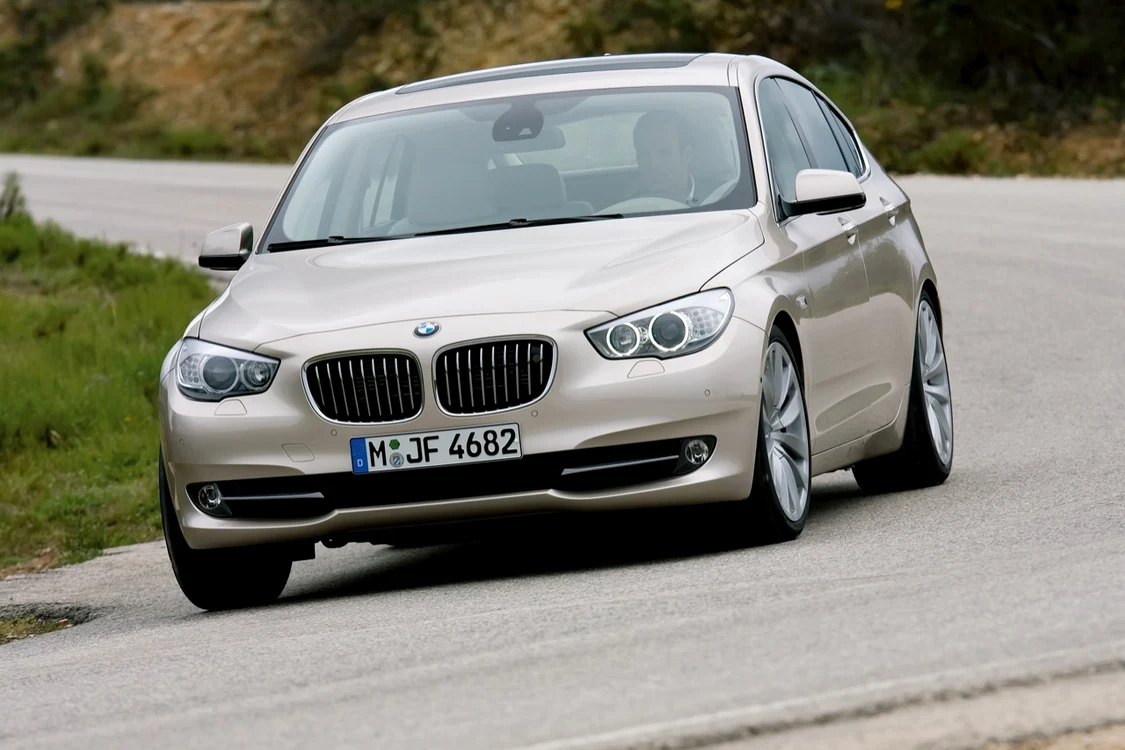 
    Noul model BMW Gran Turismo, o combinaţie între o limuzină şi un SUV  
